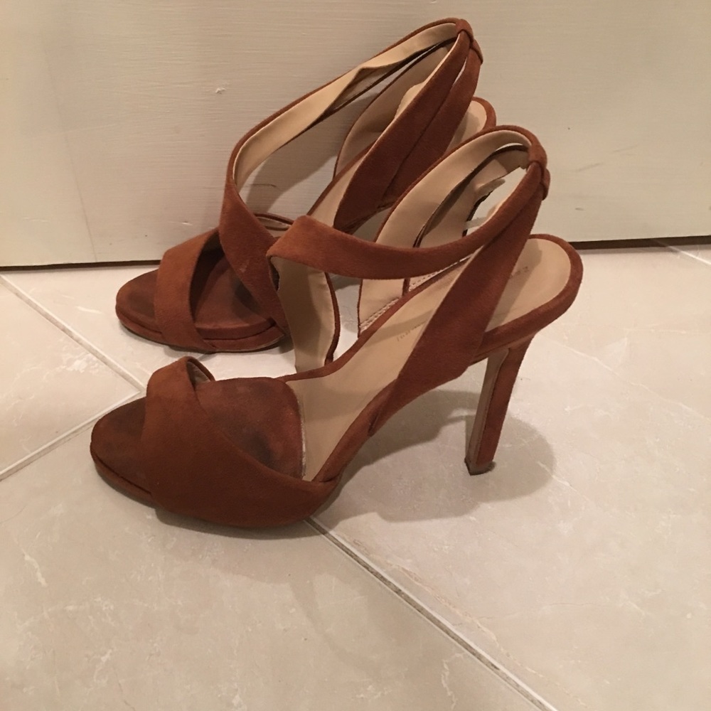 ZARA | Camel Side-CutOut Sandals - Picture 1 of 7
